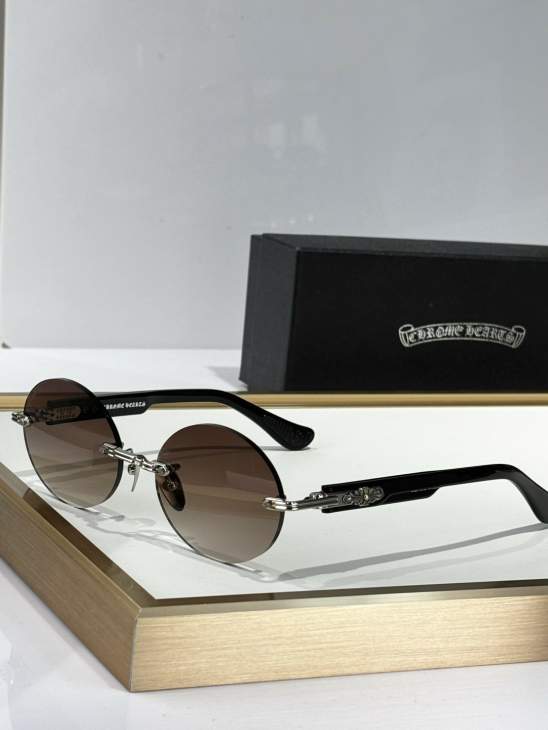 Picture of Chrome Hearts Sunglasses _SKUfw70120174fw